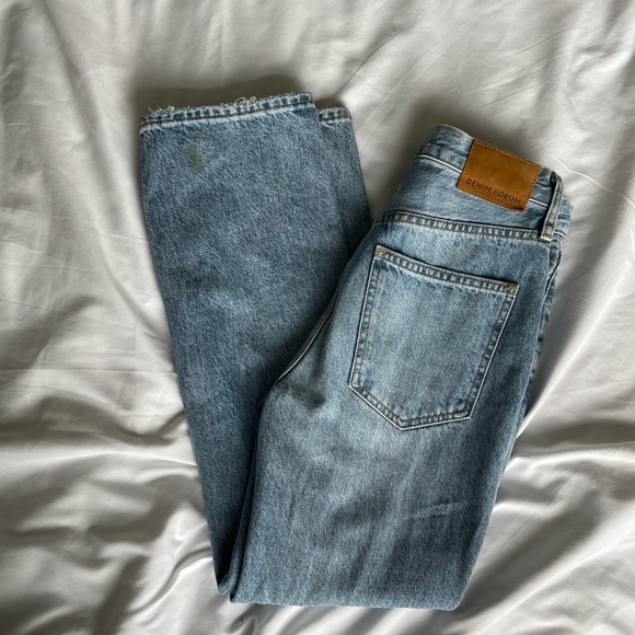 Aritzia Joni High Rise Loose 26L - Picture 4 of 5